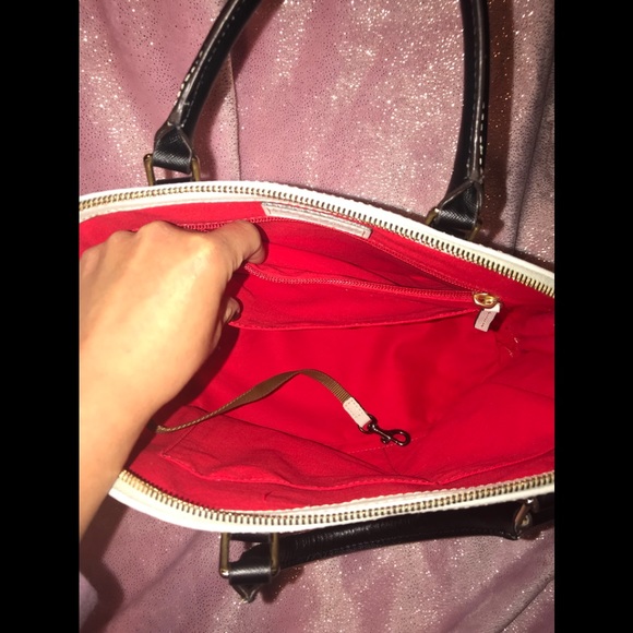 Dooney & Bourke Zip Zip Domed Satchel 🖤 - Picture 6 of 9